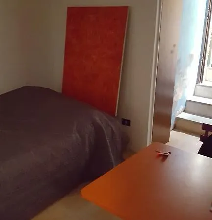 Cornelia Apartment *